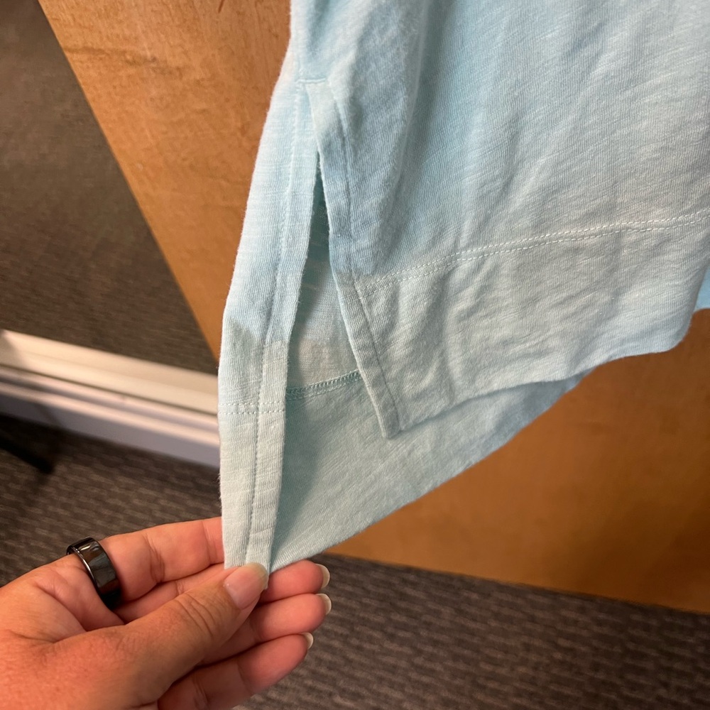 Old Navy hooded lightweight long sleeve - Picture 4 of 4